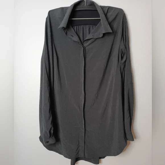 Lululemon On the Move Gray Button Down Long Sleeve Blouse - Picture 2 of 12